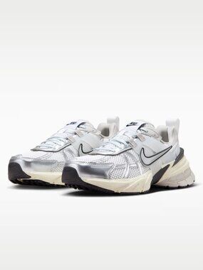 Nike V2K Run Women's Shoes with Reflective Accents / Size:7.5